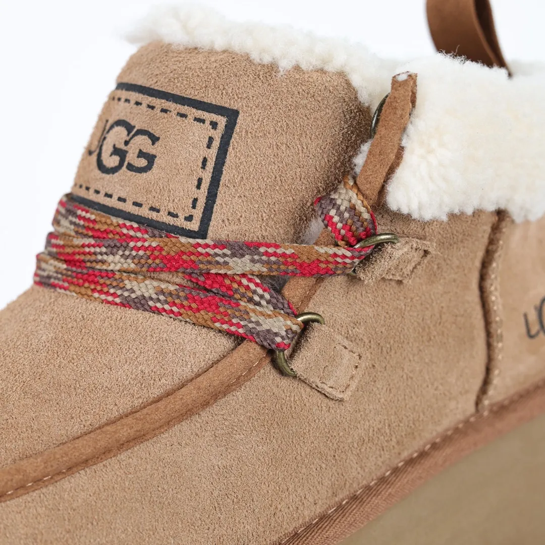 Pick up locally 💰660 Core recommendation Good price In recent years, uug has launched a series of styles, which are partially geared towards the preferences of young consumers and have also moved to the forefront of fashion trends. Shoe body material: water-repellent coated suede upper, 17mm UGGPURE™ implanted wool insole, lightweight non-slip and comfortable rubber outsole, with brand LOGO and trademark, with full packaging Size: 35 36 37 38 39 40